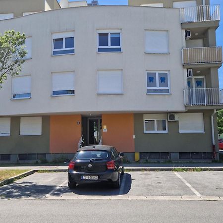 Apartment Rose Sesvete Exterior photo